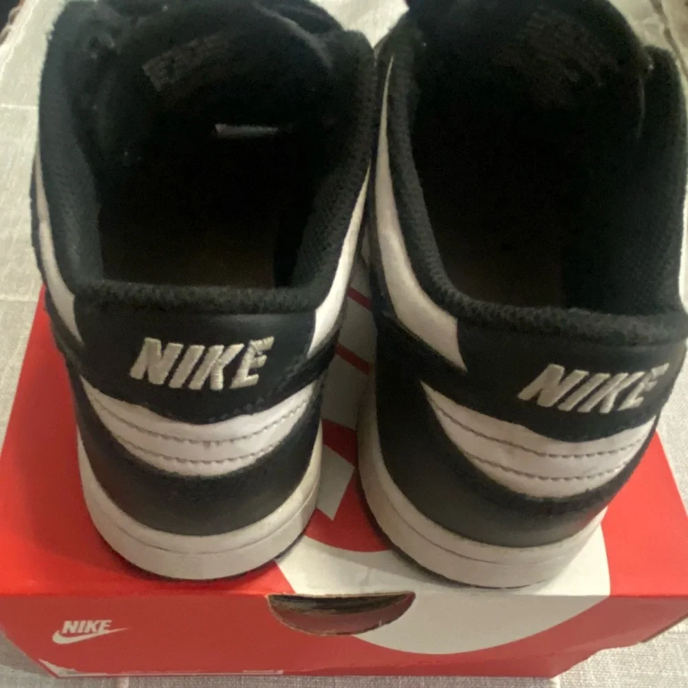 Nike Dunk Low Panda Black/White Kids Sneakers - SZ 2 Y - Picture 4 of 8